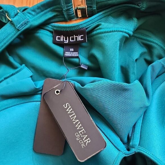 City Chic GREEN One Piece Swimsuit with Underwire Support- WOMEN'S SIZE XS - Picture 2 of 4